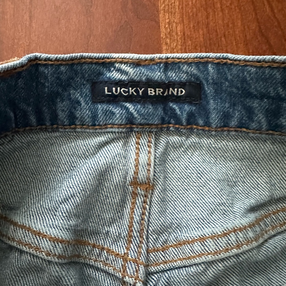 Lucky Brand Light Blue Boyfriend Jeans with Knee Distressing - Picture 3 of 7